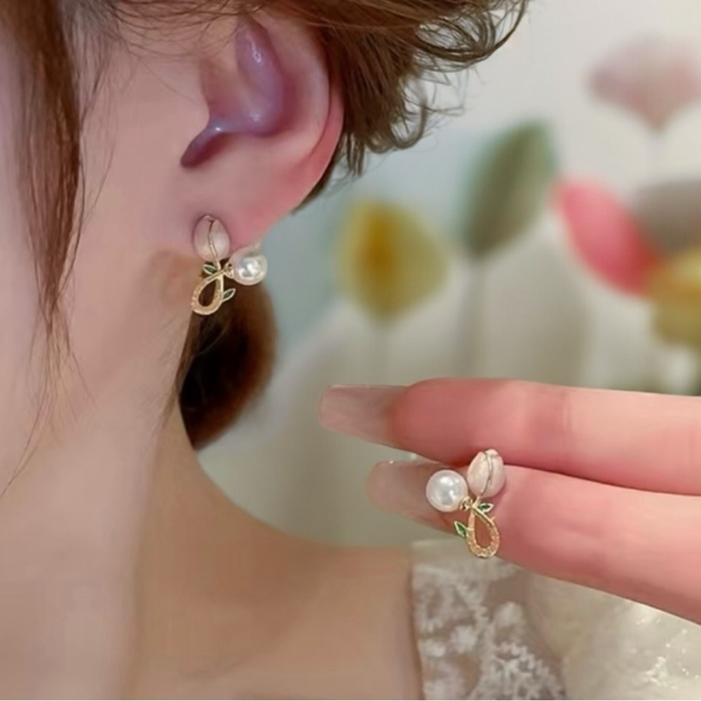 Needle Pearl Tulip Flower Style‎ Stud Earrings Gold Plated Faux Fashion J…